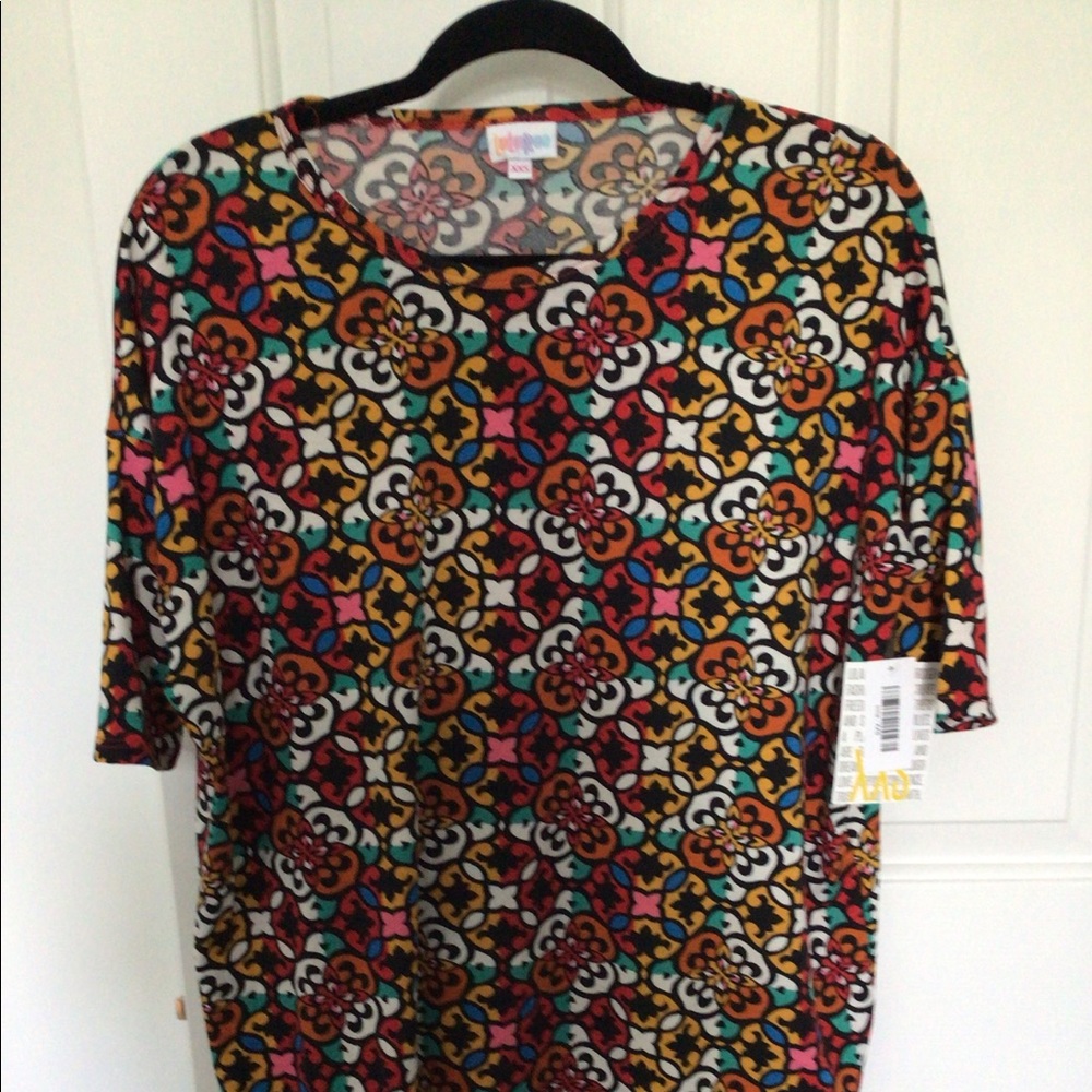 NWT~ LuLaRoe XXS Irma tunic top